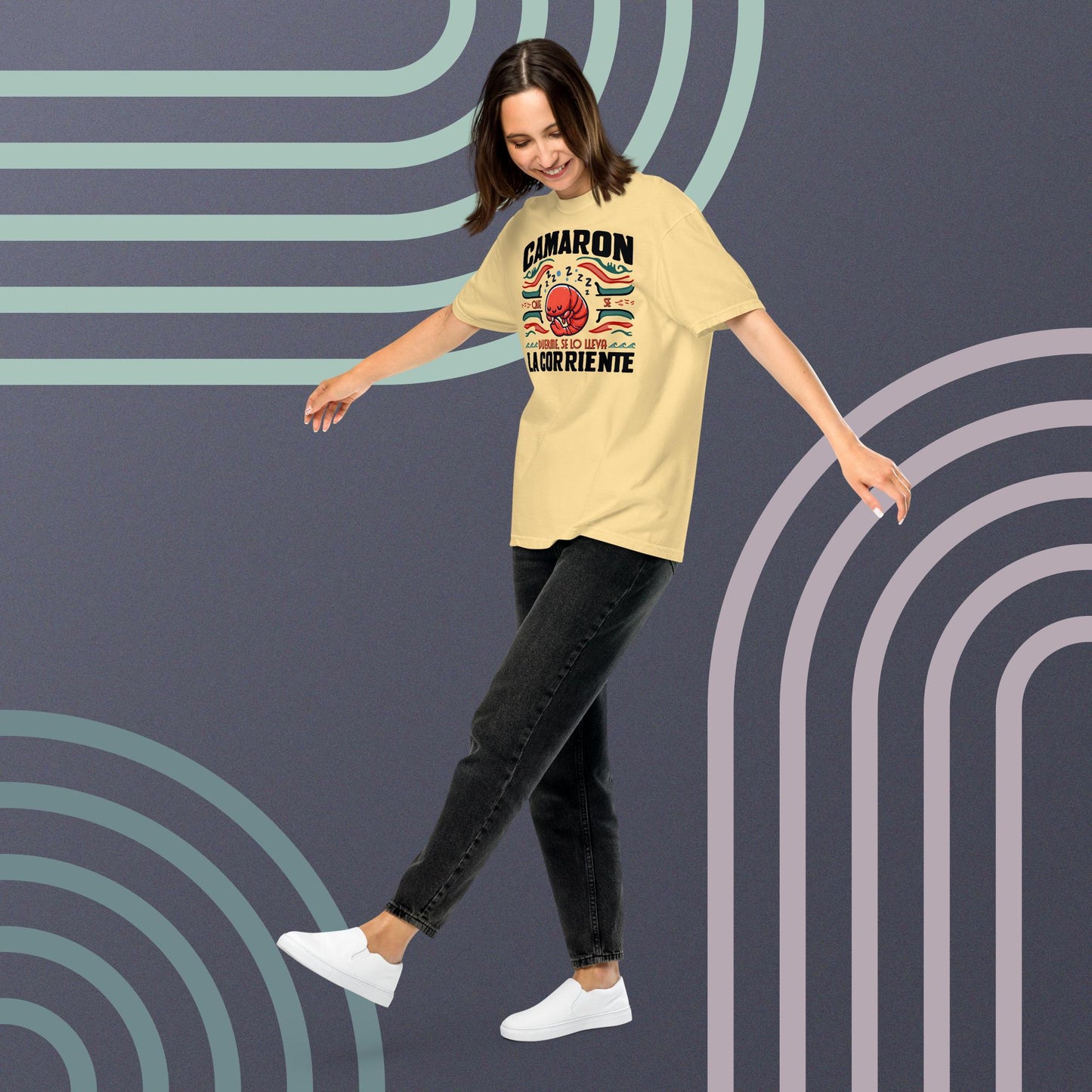 Camiseta Confort Unisex A - Camarón que se duerme se lo lleva la corriente