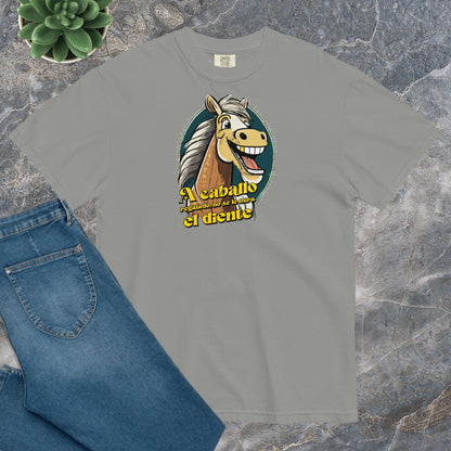 Camiseta Confort Unisex A - A Caballo regalado no se le mira el diente