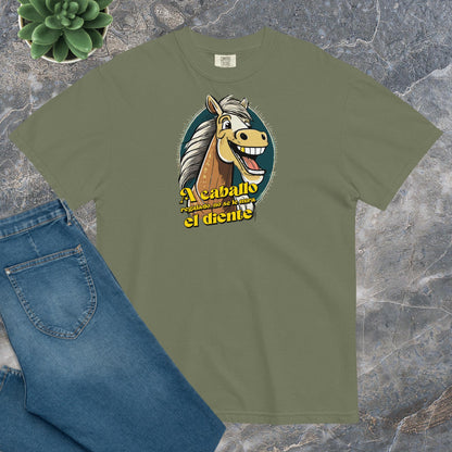 Camiseta Confort Unisex A - A Caballo regalado no se le mira el diente